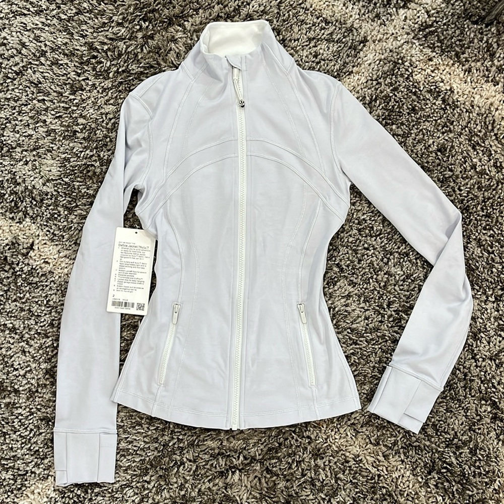 Lululemon Define Jacket *Nulu Women’s size 2 - Light gray / Blue / Ice
